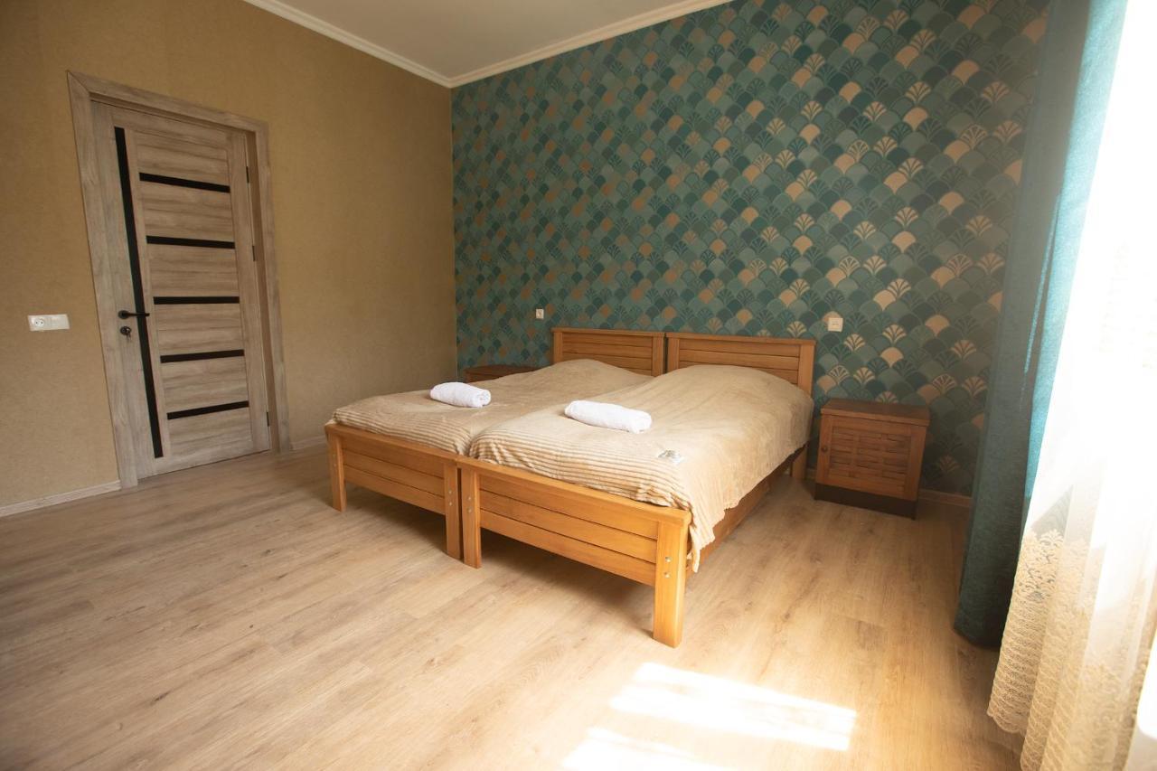 Strawberry Hotel Borjomi Ngoại thất bức ảnh