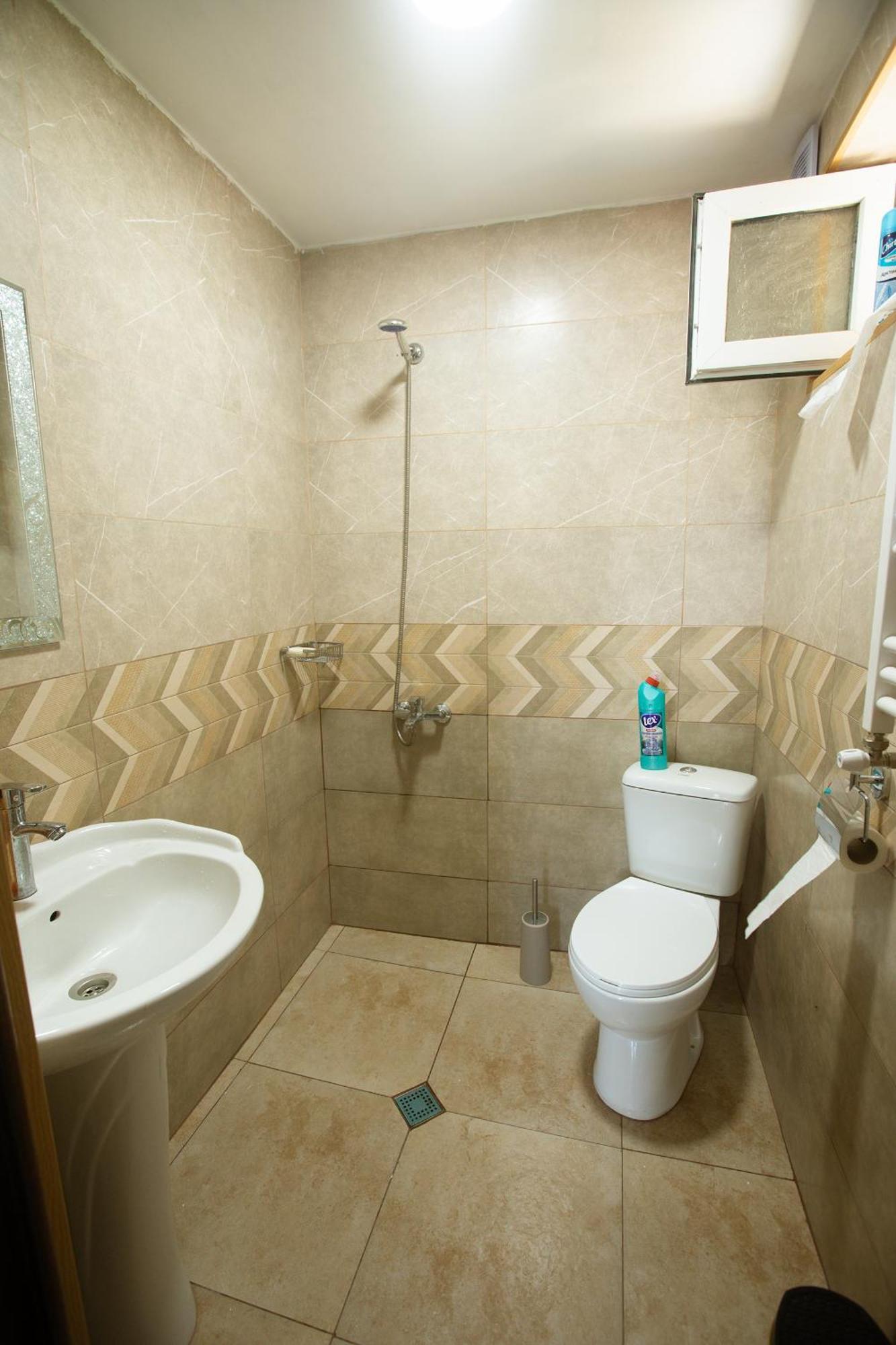 Strawberry Hotel Borjomi Ngoại thất bức ảnh