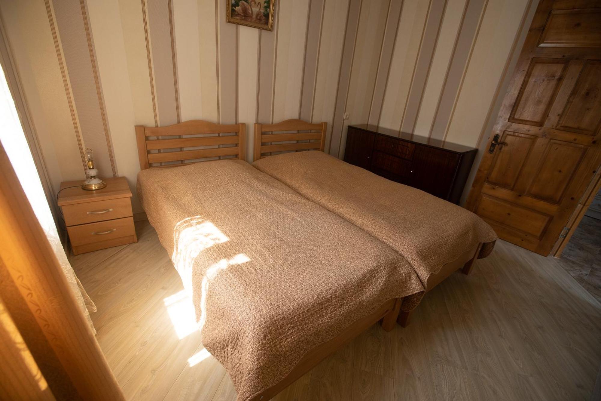 Strawberry Hotel Borjomi Ngoại thất bức ảnh